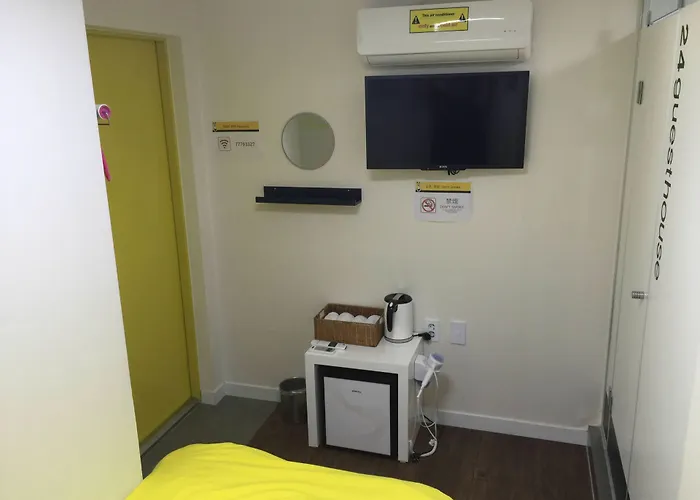 24 Hall Hostel
